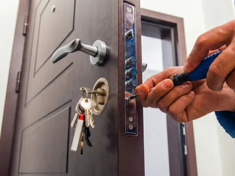 Porta blindada em Serra – instalação e manutenção